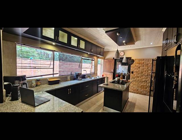 4 BEDROOM HOUSE FOR SALE IN THERESA PARK